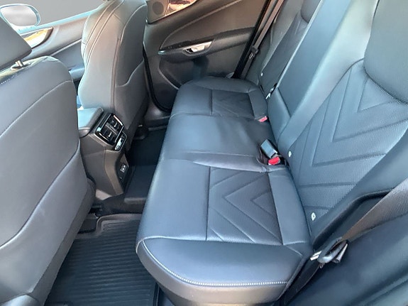 Lexus NX450h+ 9 of 23