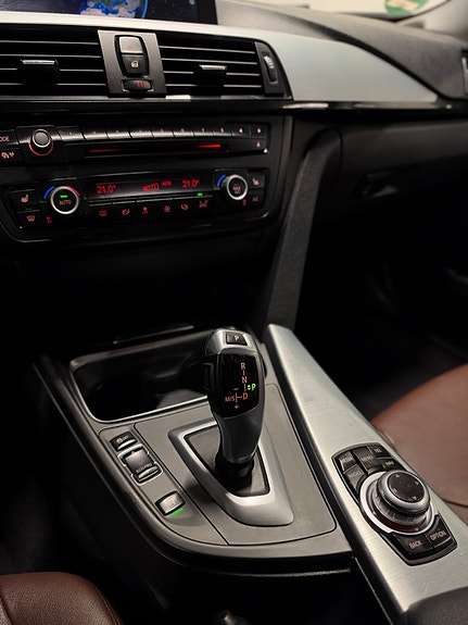 BMW 330d 22 of 25