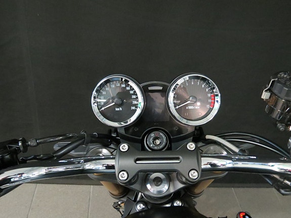 Kawasaki Z 900 RS SE 6 of 6