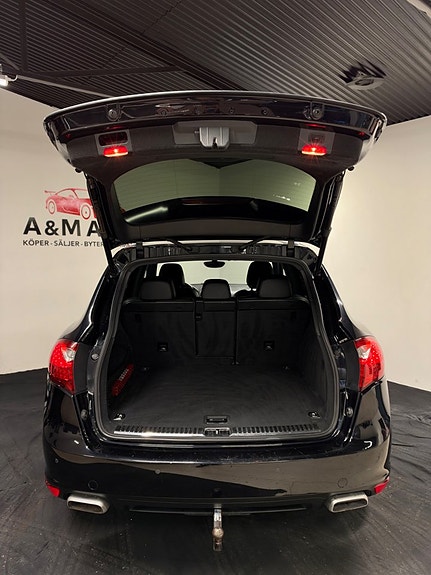 Porsche Cayenne 9 of 24