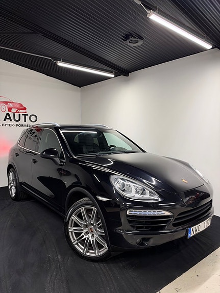 Porsche Cayenne 3 of 24