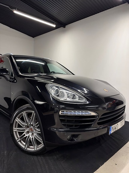 Porsche Cayenne 4 of 24