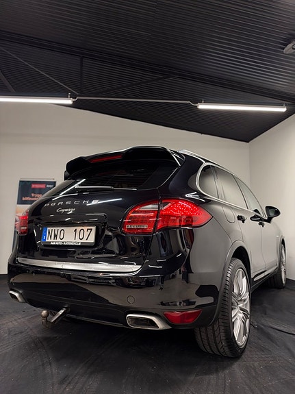 Porsche Cayenne 8 of 24
