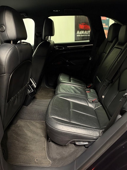 Porsche Cayenne 24 of 24