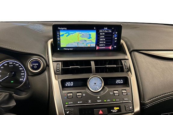 Lexus NX300h 18 of 29