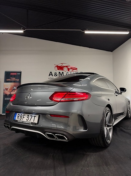Mercedes-Benz C63 11 of 30