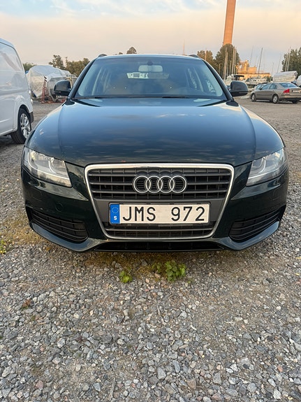 Audi A4 3 of 12