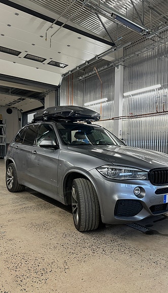 BMW X5 2 of 6