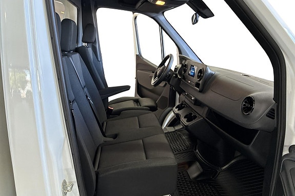 Mercedes-Benz Sprinter 208 16 of 22