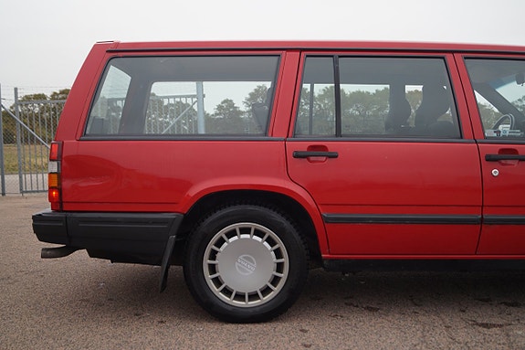 Volvo 940 13 of 17