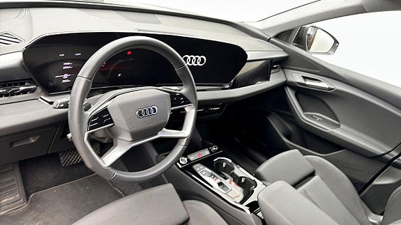 Audi Q6 e-tron 7 of 12