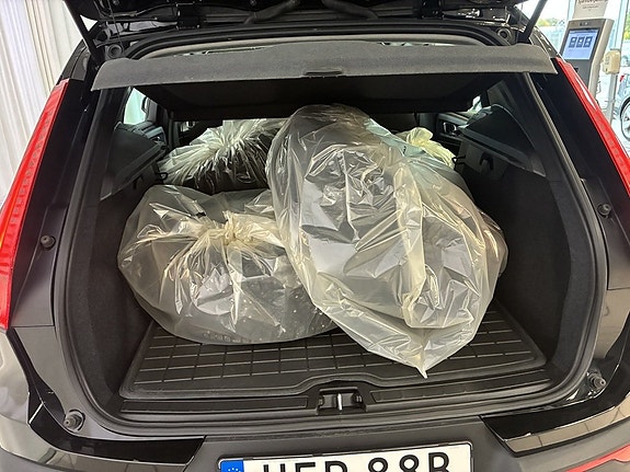 Volvo XC40 5 of 9