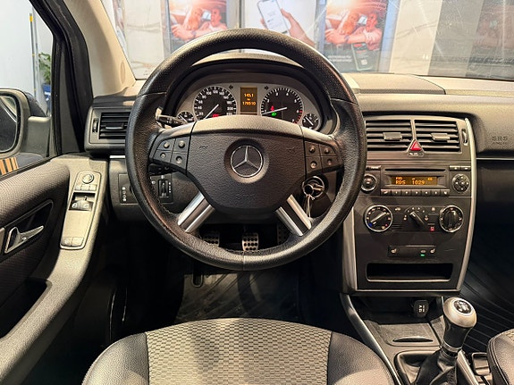 Mercedes-Benz B 180 12 of 21