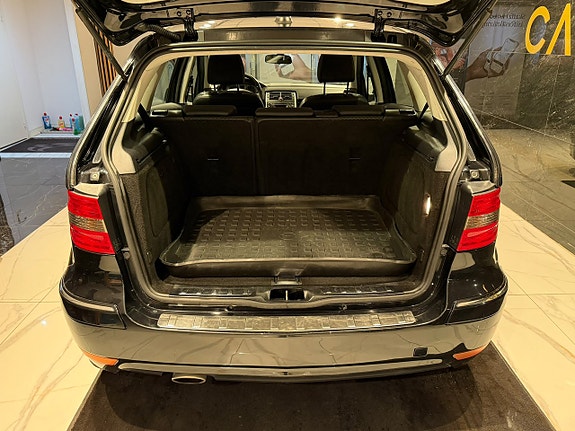 Mercedes-Benz B 180 5 of 21