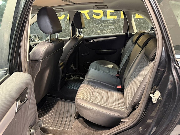 Mercedes-Benz B 180 15 of 21
