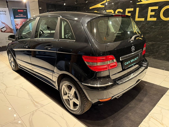 Mercedes-Benz B 180 3 of 21