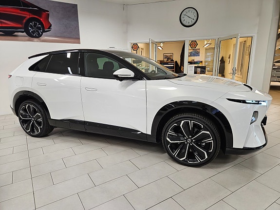 Mazda CX-6e 7 of 13