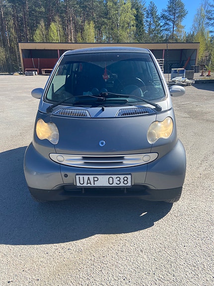 Smart Fortwo 2 of 6