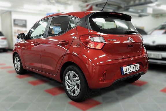 Hyundai i10 7 of 26