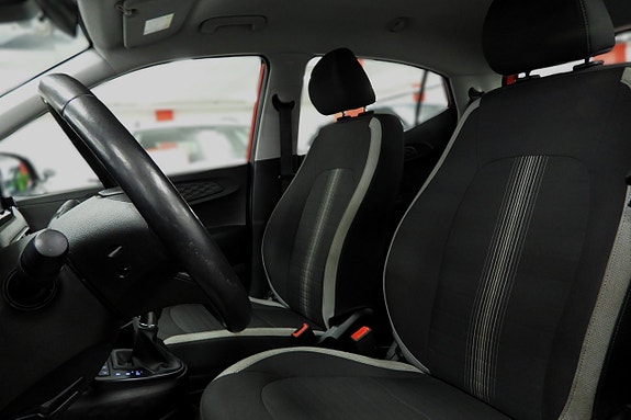 Hyundai i10 17 of 26