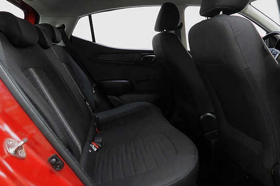 Hyundai i10 20 of 26