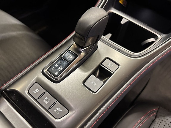 Lexus LBX 13 of 21