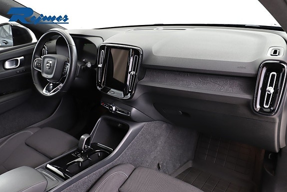 Volvo XC40 23 of 28