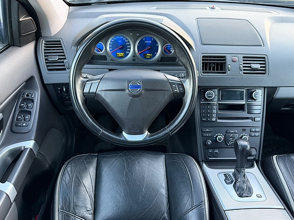 Volvo XC90 7 of 11