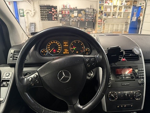 Mercedes-Benz A 200 5 of 7