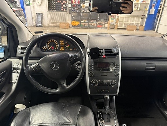 Mercedes-Benz A 200 4 of 7