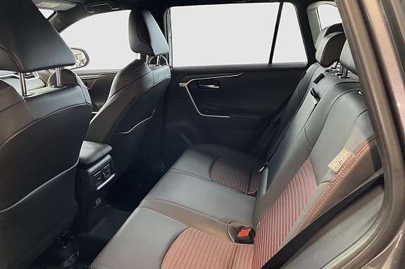 Toyota RAV4 9 of 13