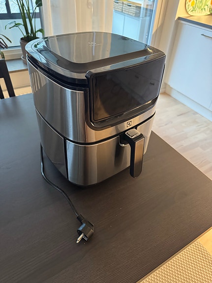 Electrolux airfryer, modell E6AF1-6ST