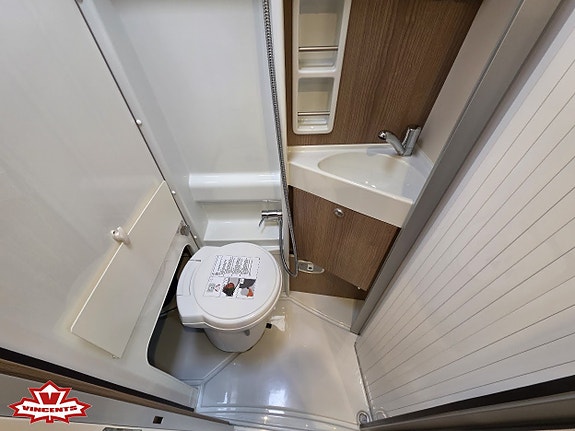 Malibu Carthago MALIBU VAN 640 *Långbäddar *Solcell *Lithium 10 of 17