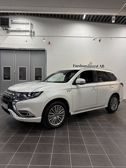 Mitsubishi Outlander 2 of 13
