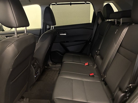 Nissan X-Trail 15 of 18