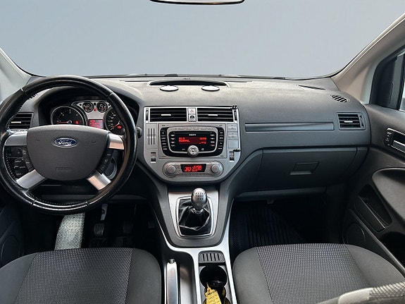 Ford Kuga 8 of 18