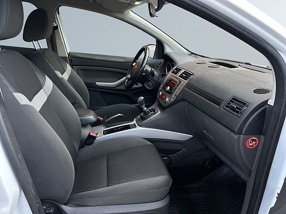 Ford Kuga 10 of 18