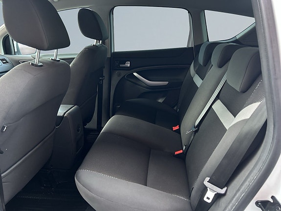 Ford Kuga 13 of 18