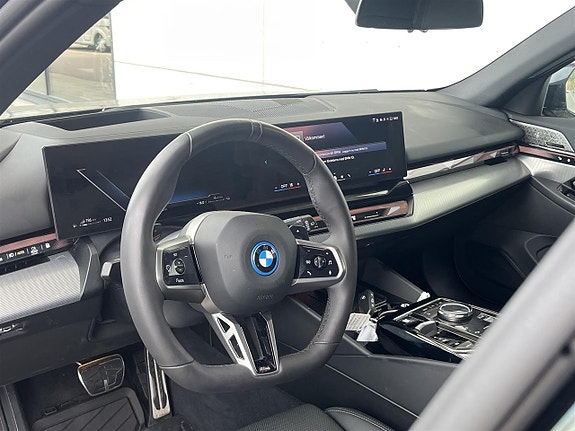BMW 530e 4 of 4