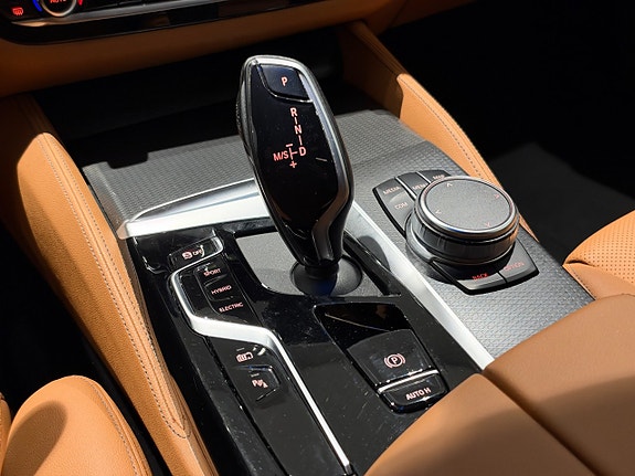 BMW 530e 16 of 18