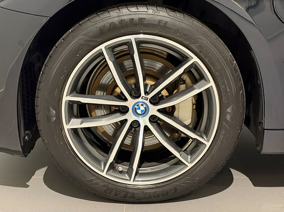 BMW 530e 5 of 18