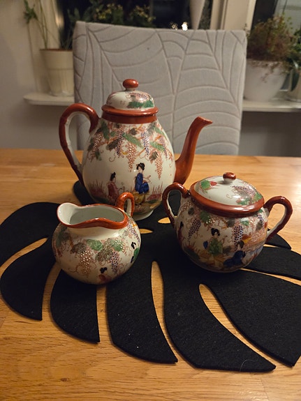Product image 1 of 3