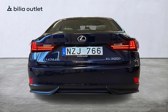 Lexus IS300h 6 of 20