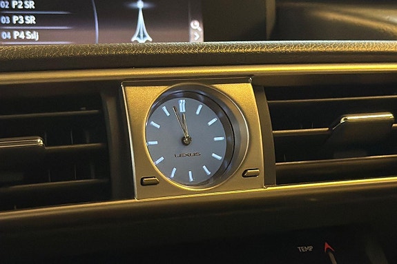 Lexus IS300h 16 of 20