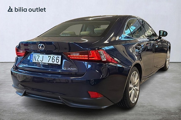Lexus IS300h 7 of 20