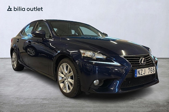 Lexus IS300h 3 of 20