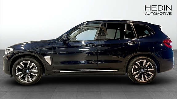 BMW iX3 6 of 13