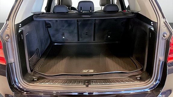 BMW iX3 10 of 13