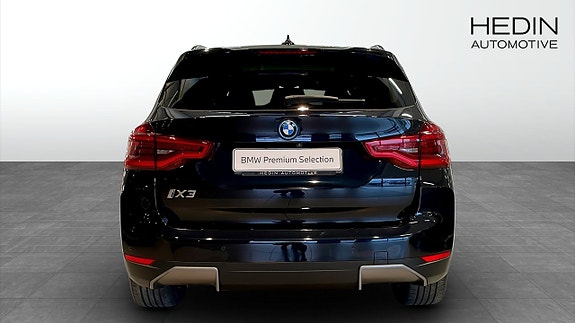 BMW iX3 7 of 13
