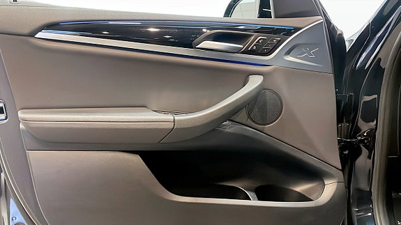 BMW iX3 11 of 13